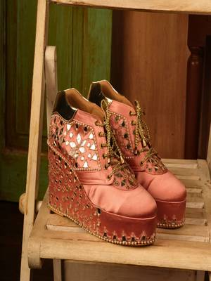 Pink mirror embroidered wedges shoes 4