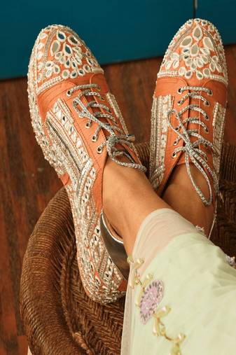 Orange mirror embroidered wedges shoes