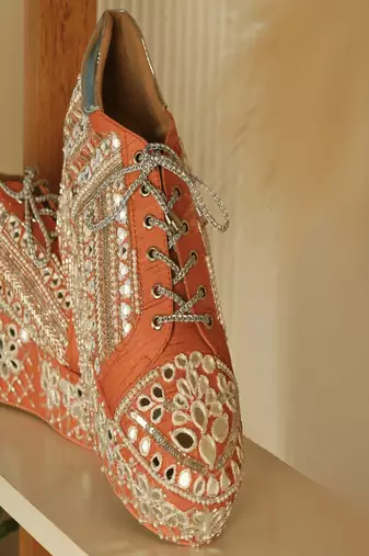 Orange mirror embroidered wedges shoes