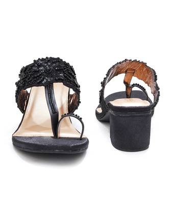Black embroidered Kolhapuri block heels 3