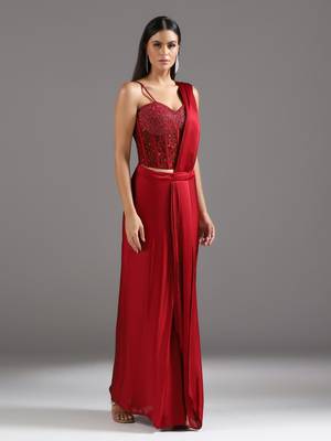 Red plain georgette saree with embroidered blouse 5