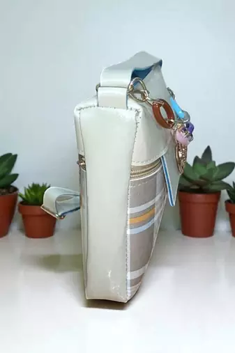 Trendy Checkered Sling Bag with Bow Charm & Multicolor Chain | Stylish Women’s Crossbody Bag