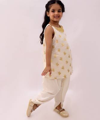 Off white printed chanderi kurta set 5