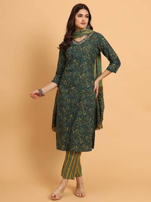 Green cotton printed & embroidred work kurta bottom dupatta set 5