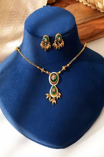Gold plated green stone kundan necklace set