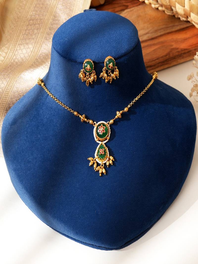 Gold plated green stone kundan necklace set