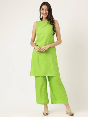 Women  green rayon & embroidered work straight kurta bottom set 1