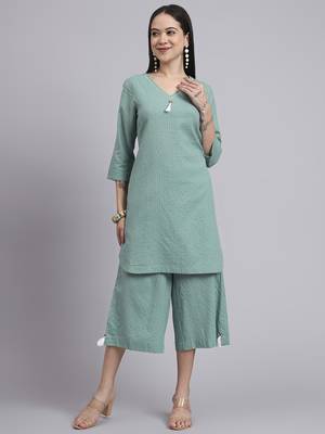 Women green cotton khatha & hand work co-ord set (set of 2) 1