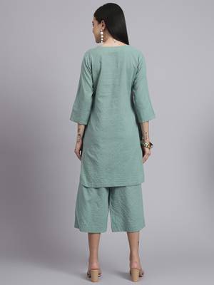 Women green cotton khatha & hand work co-ord set (set of 2) 3
