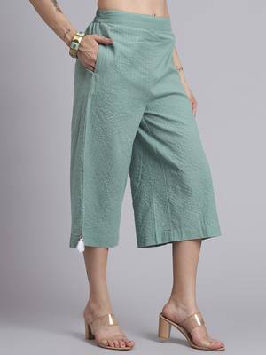Women green cotton khatha & hand work co-ord set (set of 2) 4