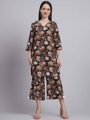 Women black cotton printed & hand work co-ord set (set of 2) 5