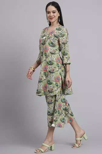 Women green cotton printed & hand work co-ord set (set of 2)