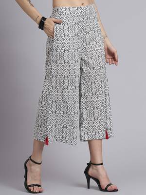 Women cream cotton printed & hand work co-ord set (set of 2) 4