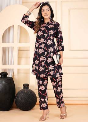 Women black cotton printed & hand work straight kurta bottom set 1
