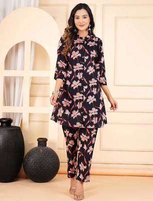 Women black cotton printed & hand work straight kurta bottom set 5