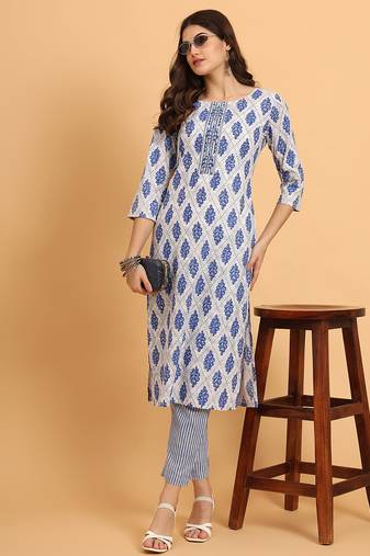 Women Blue rayon printed & trim work kurta bottom set