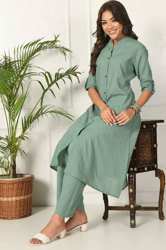 Women green cotton katha & trim work kurta bottom set