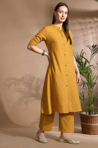 Women mustard cotton katha & trim work kurta bottom set