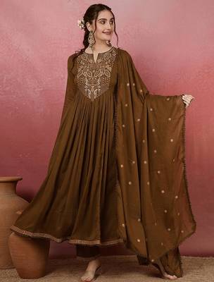 Mehendi viscose chanderi heavy thread embroidery work kurta pant set 1
