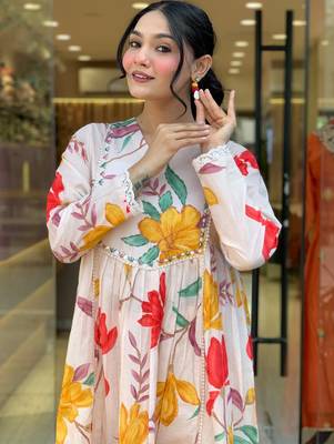 Cream cotton print with thread embroidery work kurta pant set 4