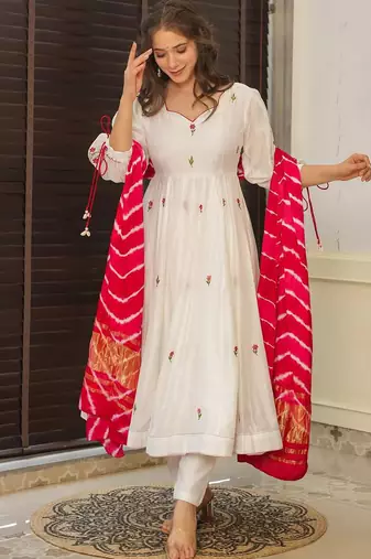 Off white chanderi heavy thread embroidery work with printed dupatta kurta pant set