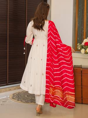 Off white chanderi heavy thread embroidery work with printed dupatta kurta pant set 3