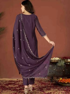 Wine vichitra heavy thread embroidery work kurta pant set 4