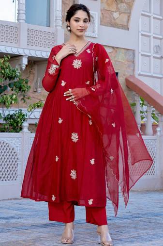 Red chanderi silk heavy thread embroidery work kurta pant set
