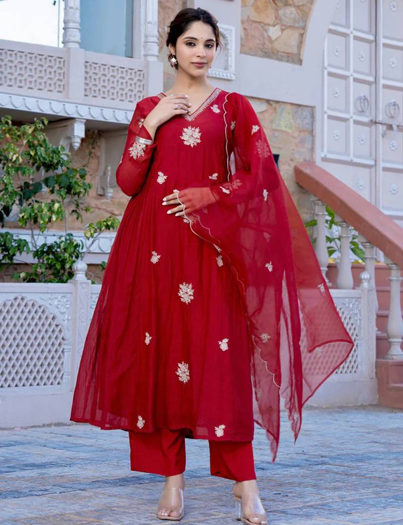 Red chanderi silk heavy thread embroidery work kurta pant set