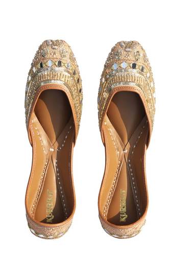 Gold mirror embroidered leather juttis
