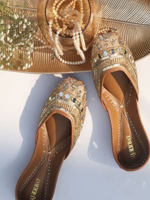 Gold mirror embroidered leather juttis 3