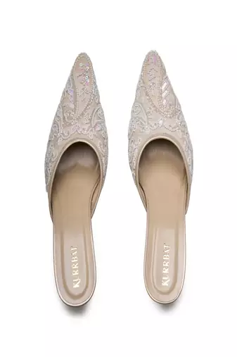 White beads embroidered Leather heels