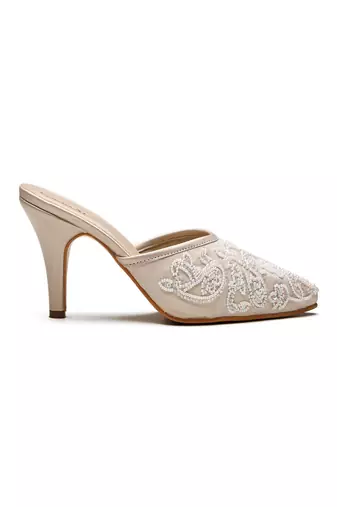 White beads embroidered Leather heels