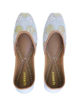 White sequin embroidered leather juttis 1