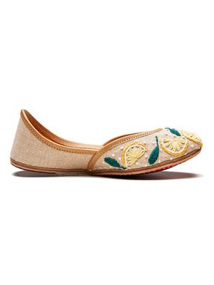 Beige embroidered leather juttis 2