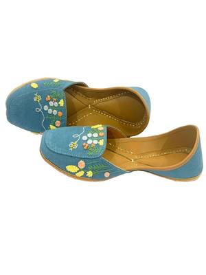 Blue floral embroidered Denim juttis 4