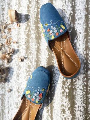 Blue floral embroidered Denim juttis 5