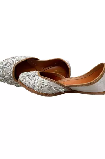White floral embroidered Leather juttis
