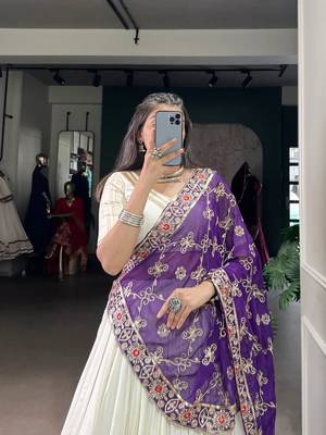 Off- White Lehenga choli with embroidered dupatta 4