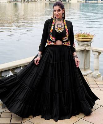 navratri Black embroidered lehenga Set 1