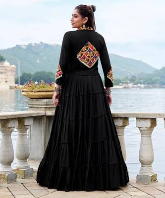 navratri Black embroidered lehenga Set 3
