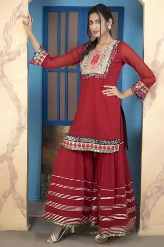 Maroon embroidered georgette straight cut kurta