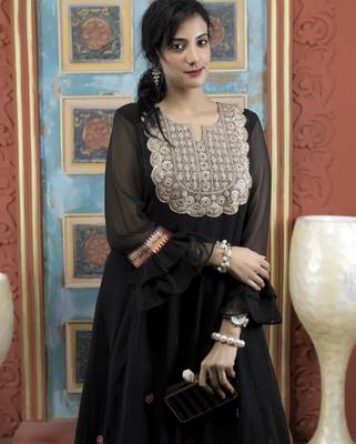 Black embroidered georgette asymmetrical kurta 5
