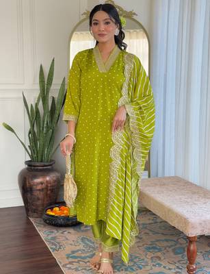 Lime muslin silk print with thread embroidery work kurta pant set 1
