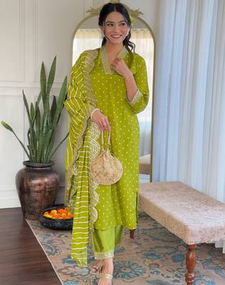 Lime muslin silk print with thread embroidery work kurta pant set 2