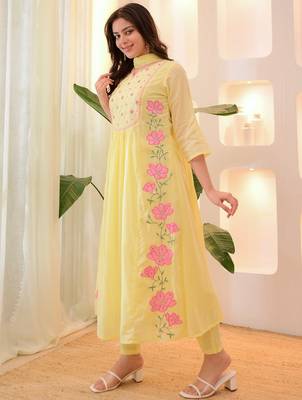 Yellow parampara silk heavy thread embroidery work kurta pant set 1