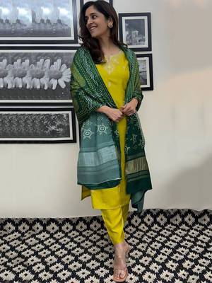Lemon chanderi silk heavy thread embroidery work with printed dupatta kurta pant set 2