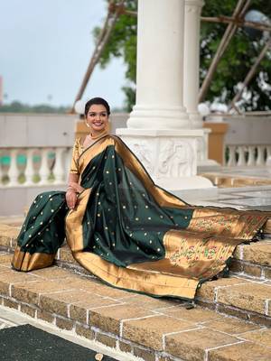 Green paithani silk blend woven jacquard zari ethnic saree 5
