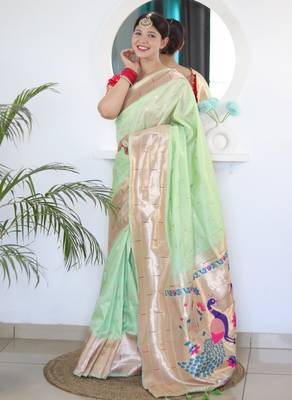 Pista paithani silk blend saree with festive looks 4