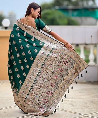 Green faux banarasi silk blend saree with woven jacquard ethnic style 2